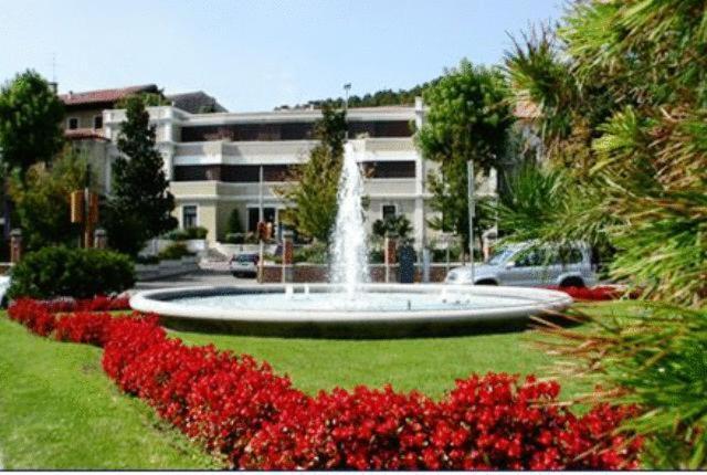 Hotel Cristallo โกเนลยาโน ภายนอก รูปภาพ