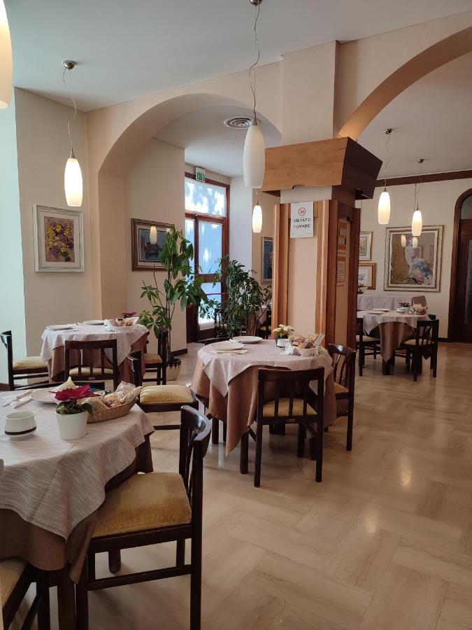 Hotel Cristallo โกเนลยาโน ภายนอก รูปภาพ