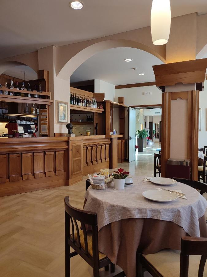 Hotel Cristallo โกเนลยาโน ภายนอก รูปภาพ