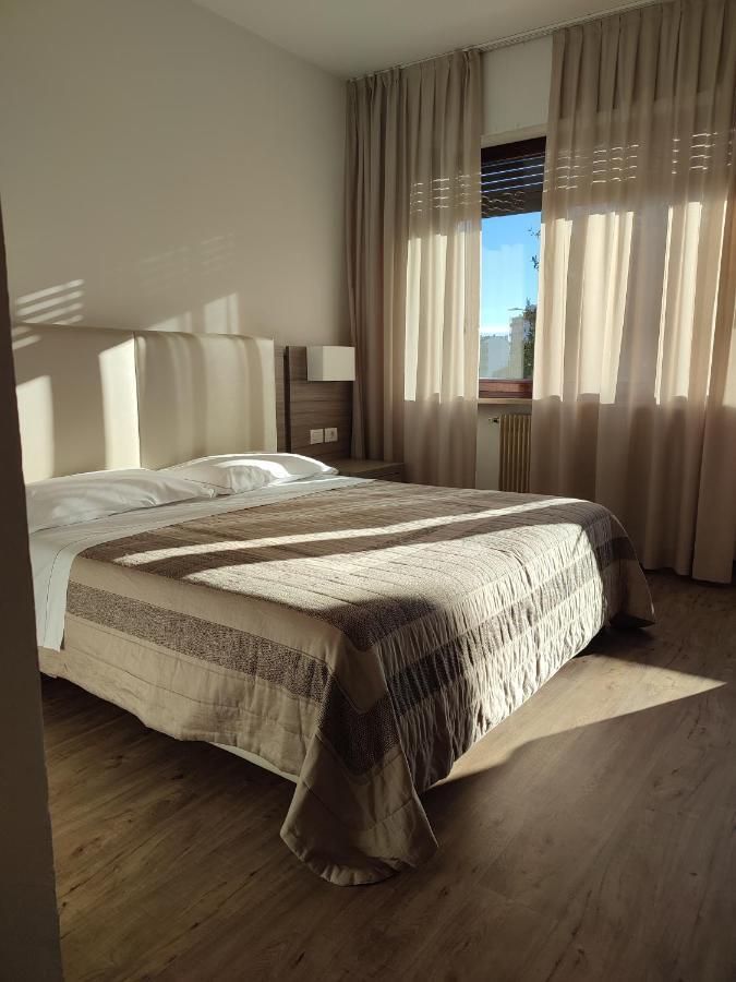 Hotel Cristallo โกเนลยาโน ภายนอก รูปภาพ