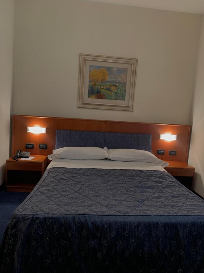 Hotel Cristallo โกเนลยาโน ภายนอก รูปภาพ