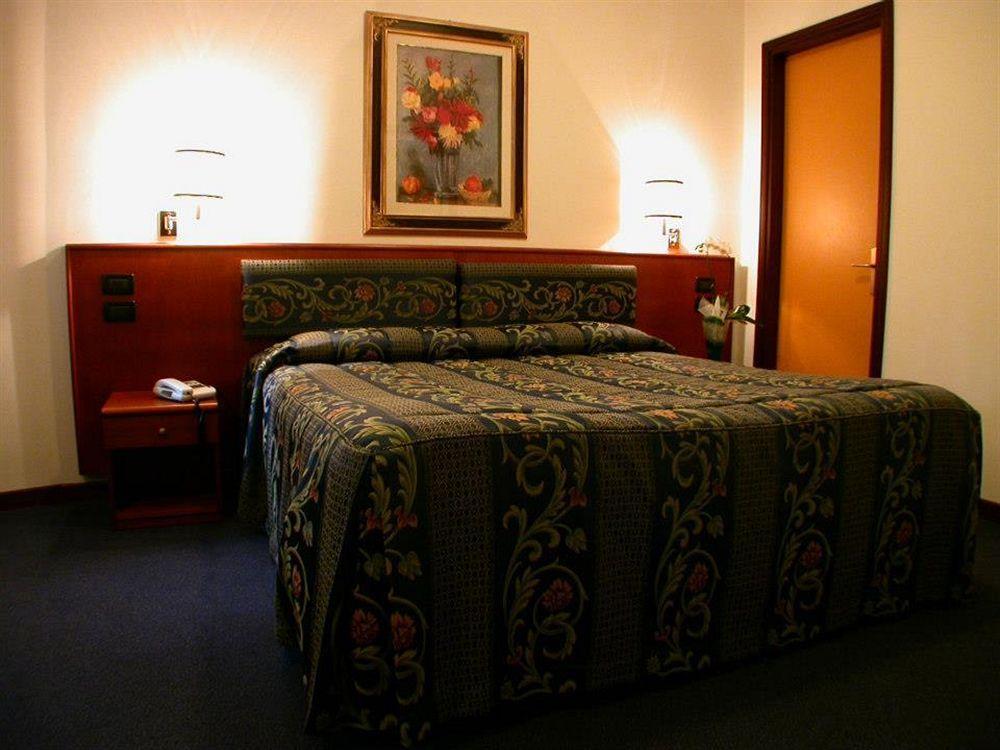 Hotel Cristallo โกเนลยาโน ภายนอก รูปภาพ