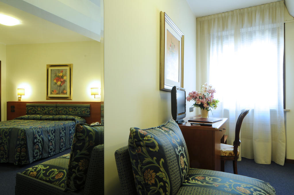 Hotel Cristallo โกเนลยาโน ภายนอก รูปภาพ