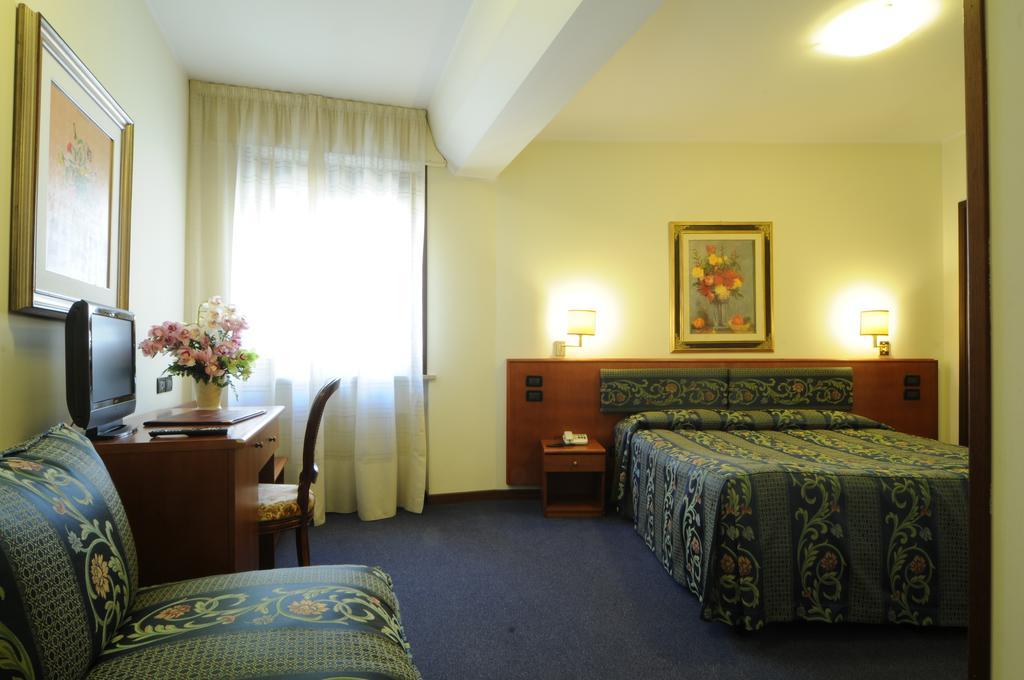 Hotel Cristallo โกเนลยาโน ภายนอก รูปภาพ