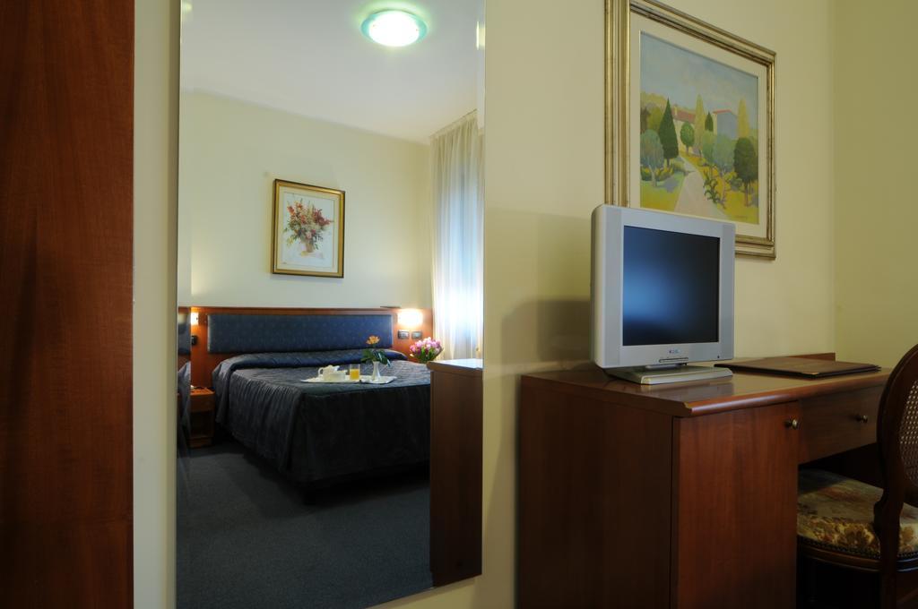 Hotel Cristallo โกเนลยาโน ภายนอก รูปภาพ